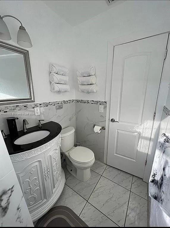 17080 NE 1st Ave, North Miami Beach, Florida 33162, 4 Bedrooms Bedrooms, ,2 BathroomsBathrooms,Residentiallease,For Rent,17080 NE 1st Ave,A11503332