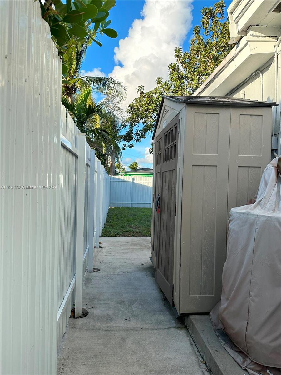 17080 NE 1st Ave, North Miami Beach, Florida 33162, 4 Bedrooms Bedrooms, ,2 BathroomsBathrooms,Residentiallease,For Rent,17080 NE 1st Ave,A11503332