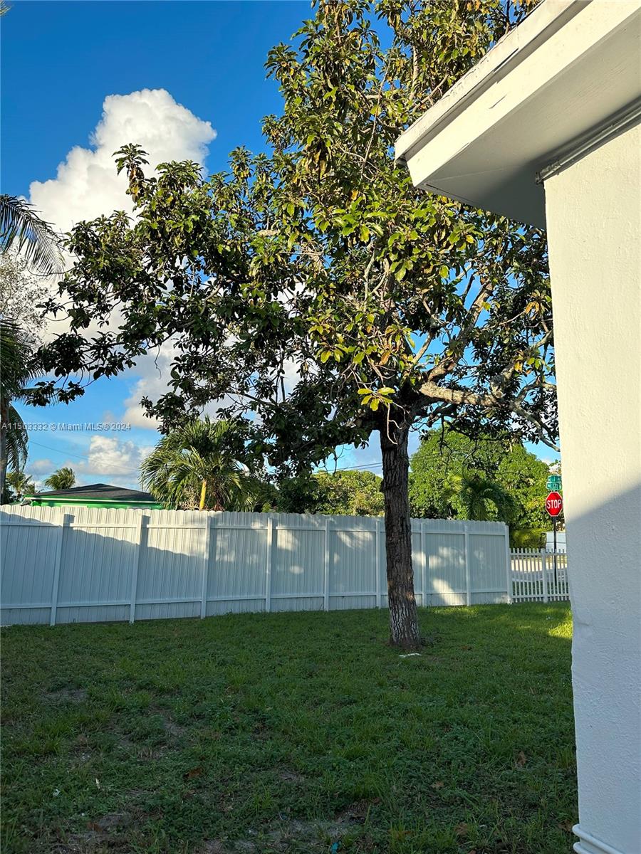 17080 NE 1st Ave, North Miami Beach, Florida 33162, 4 Bedrooms Bedrooms, ,2 BathroomsBathrooms,Residentiallease,For Rent,17080 NE 1st Ave,A11503332