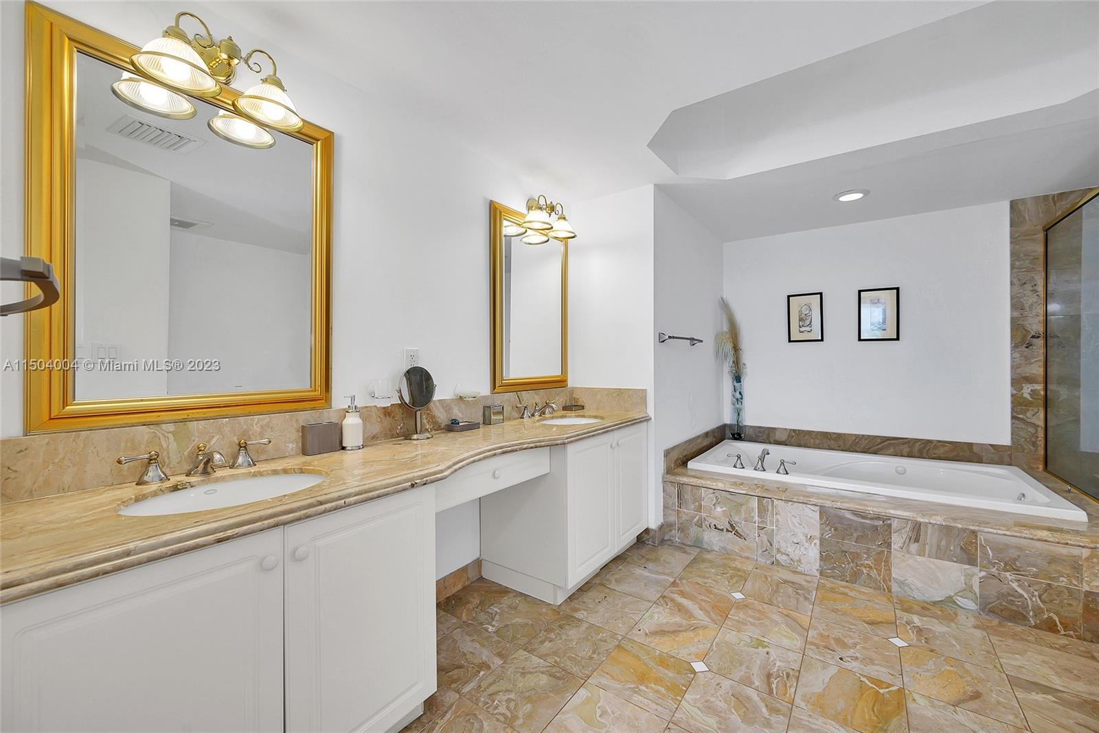 Surfside, Florida 33154, 2 Bedrooms Bedrooms, ,2 BathroomsBathrooms,Residentiallease,For Rent,A11504004