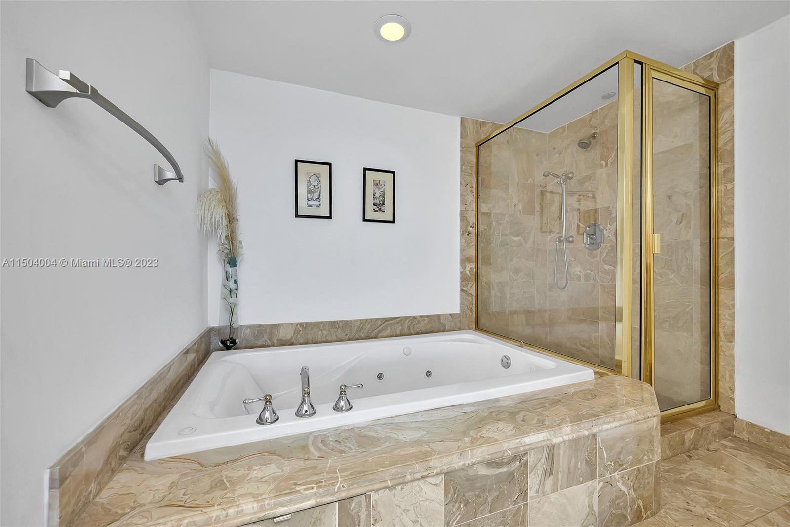 Surfside, Florida 33154, 2 Bedrooms Bedrooms, ,2 BathroomsBathrooms,Residentiallease,For Rent,A11504004