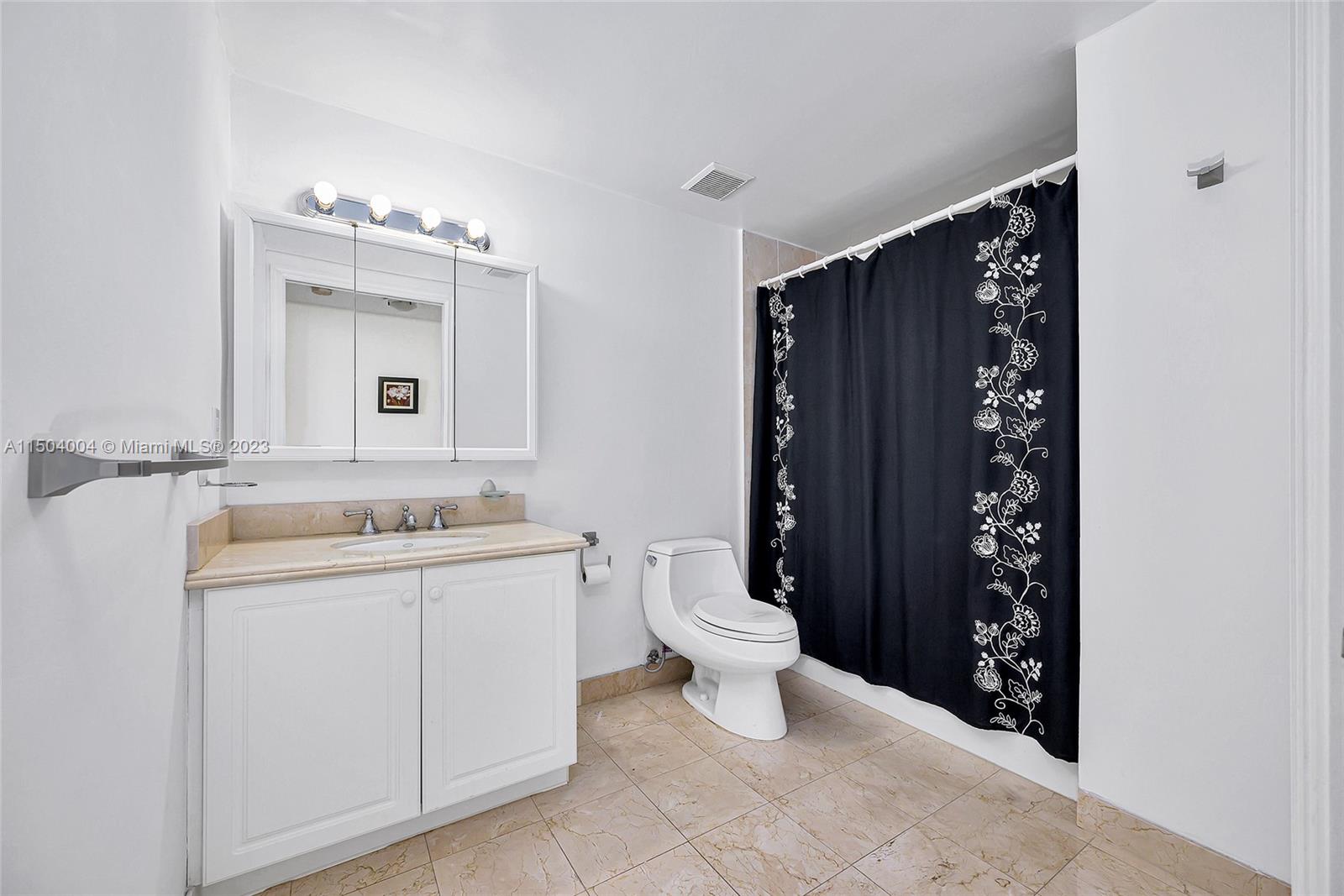 Surfside, Florida 33154, 2 Bedrooms Bedrooms, ,2 BathroomsBathrooms,Residentiallease,For Rent,A11504004