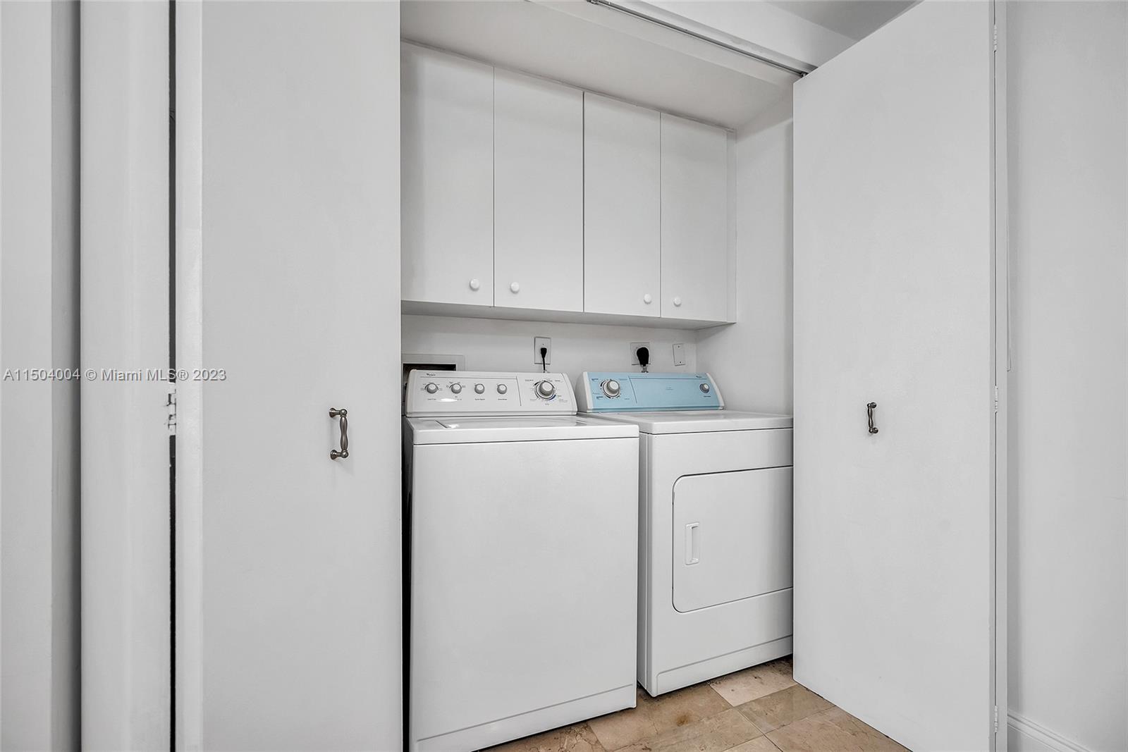 Surfside, Florida 33154, 2 Bedrooms Bedrooms, ,2 BathroomsBathrooms,Residentiallease,For Rent,A11504004