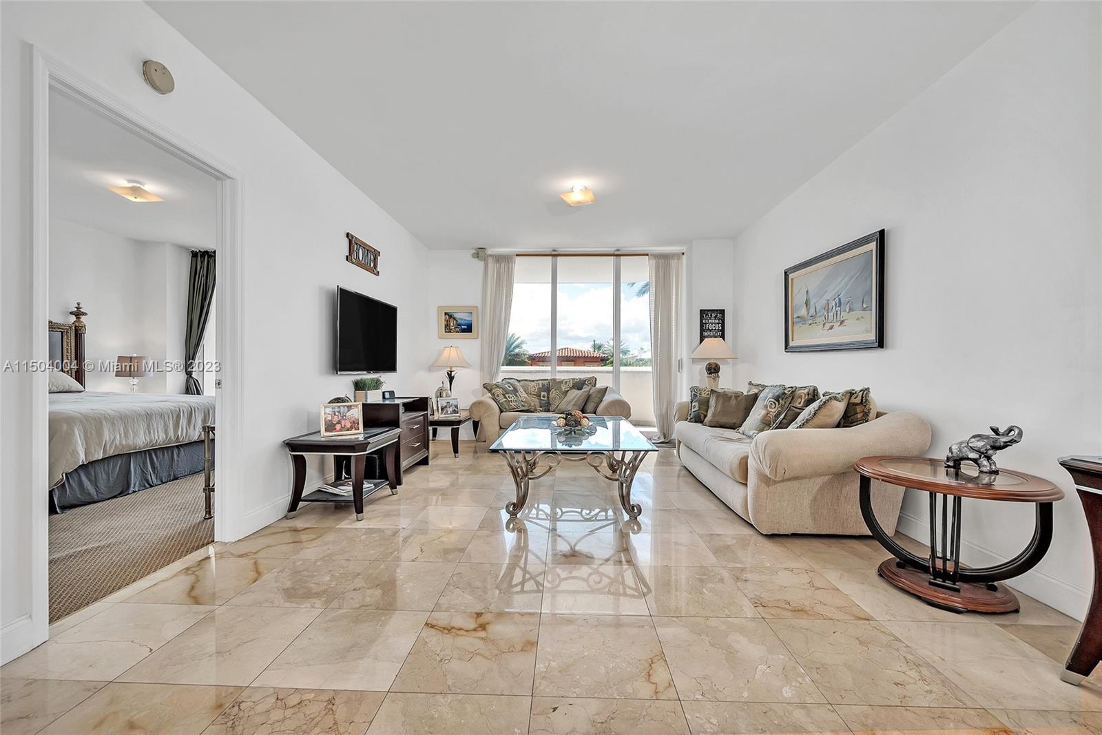 Surfside, Florida 33154, 2 Bedrooms Bedrooms, ,2 BathroomsBathrooms,Residentiallease,For Rent,A11504004