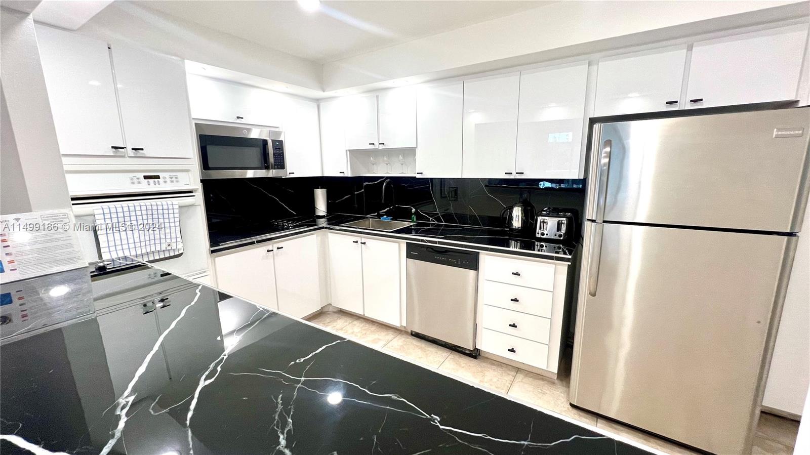 19370 Collins Ave 419, Sunny Isles Beach, Florida 33160, 1 Bedroom Bedrooms, ,1 BathroomBathrooms,Residential,For Sale,19370 Collins Ave 419,A11499186