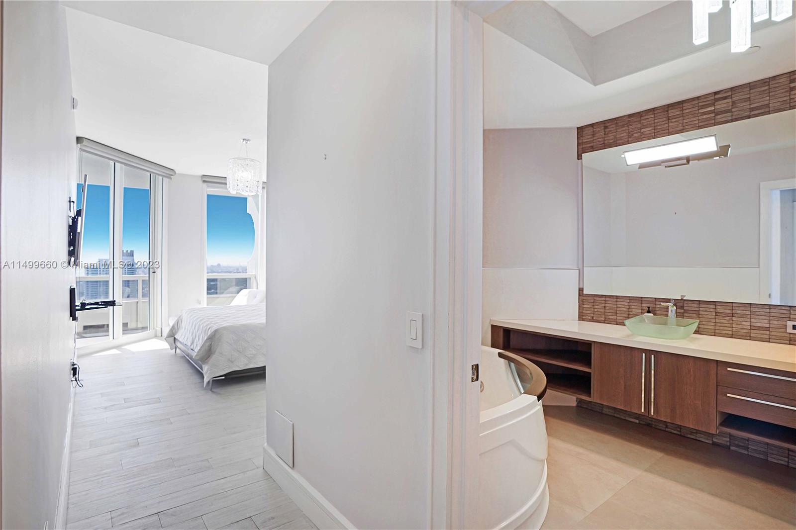 4775 COLLINS AV PH4104, Miami Beach, Florida 33140, 2 Bedrooms Bedrooms, ,2 BathroomsBathrooms,Residential,For Sale,4775 COLLINS AV PH4104,A11499660