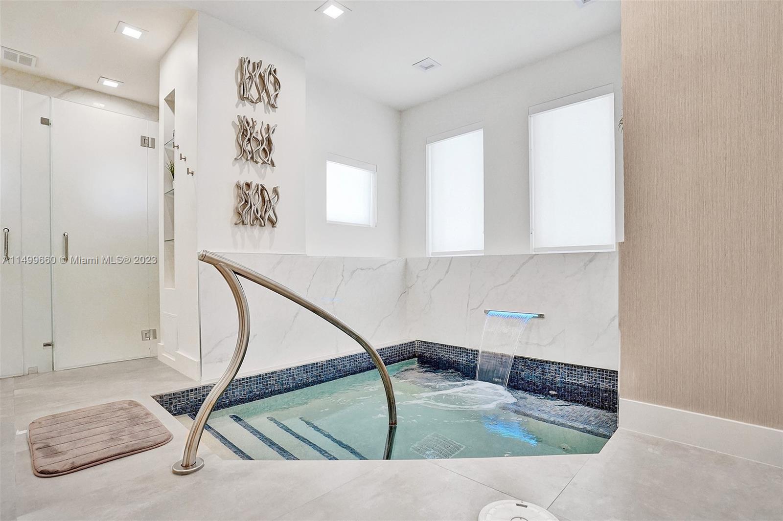 4775 COLLINS AV PH4104, Miami Beach, Florida 33140, 2 Bedrooms Bedrooms, ,2 BathroomsBathrooms,Residential,For Sale,4775 COLLINS AV PH4104,A11499660
