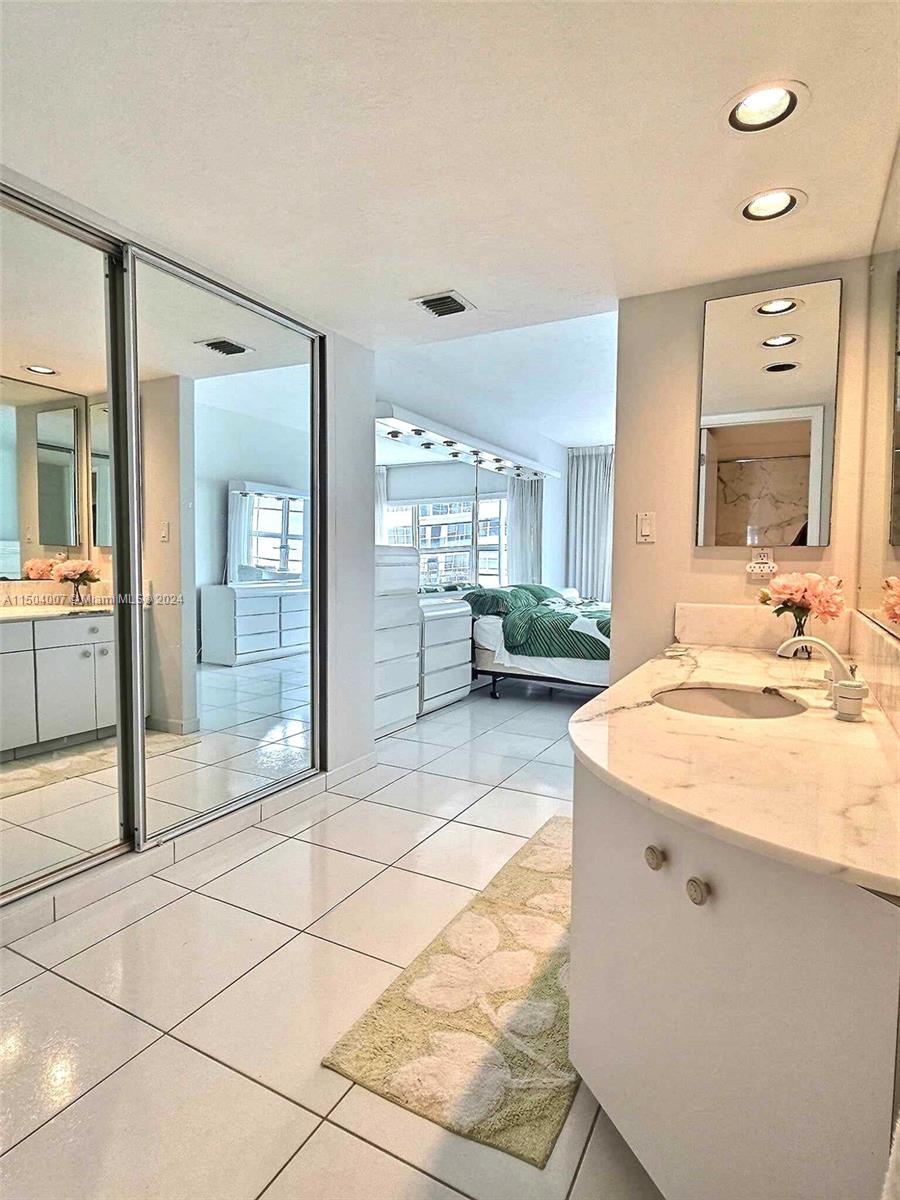 3750 Galt Ocean Dr 1202, Fort Lauderdale, Florida 33308, 2 Bedrooms Bedrooms, ,2 BathroomsBathrooms,Residential,For Sale,3750 Galt Ocean Dr 1202,A11504007