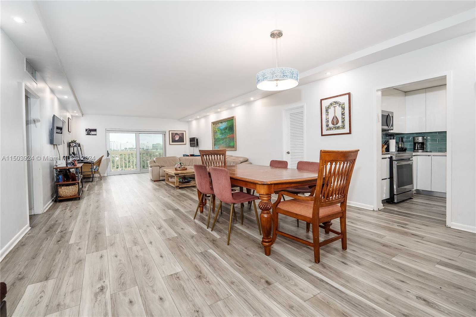 9111 E Bay Harbor Dr 6A, Bay Harbor Islands, Florida 33154, 2 Bedrooms Bedrooms, ,2 BathroomsBathrooms,Residential,For Sale,9111 E Bay Harbor Dr 6A,A11503924