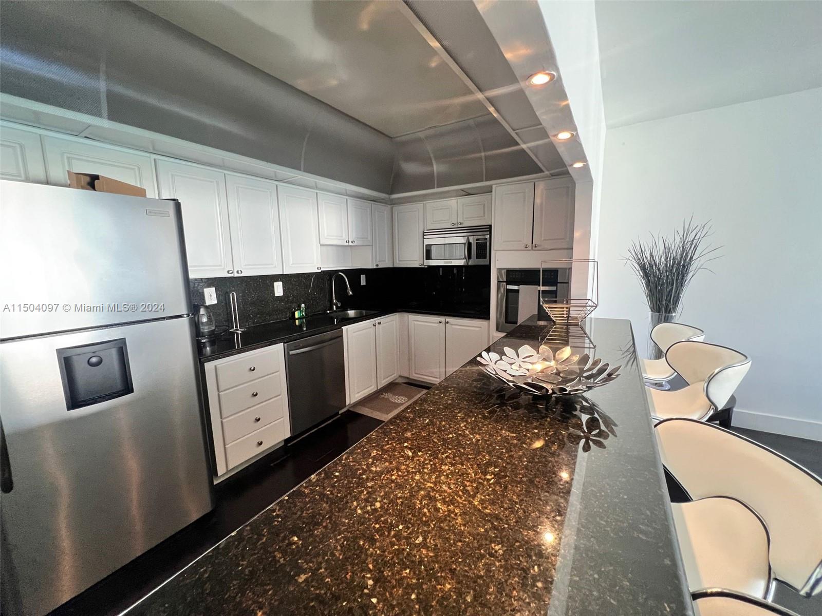 19380 Collins Ave 1414, Sunny Isles Beach, Florida 33160, 1 Bedroom Bedrooms, ,1 BathroomBathrooms,Residentiallease,For Rent,19380 Collins Ave 1414,A11504097