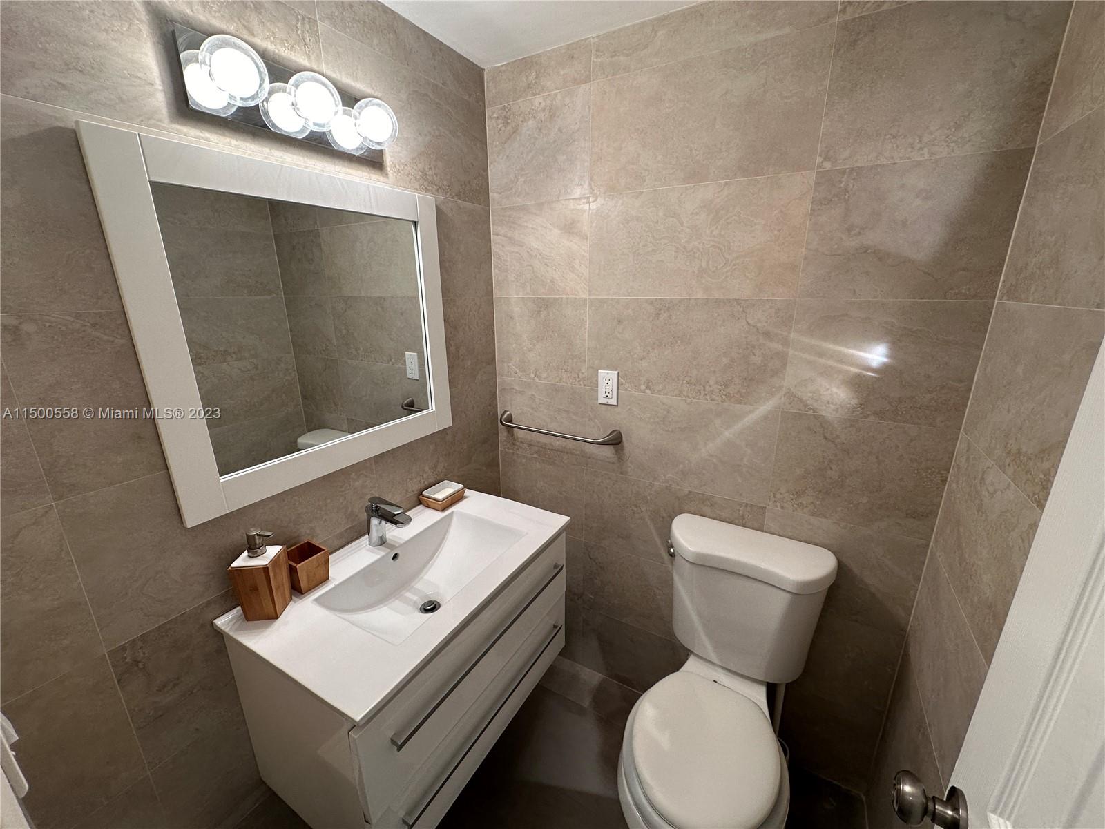 500 Bayview Dr 1725, Sunny Isles Beach, Florida 33160, 1 Bedroom Bedrooms, ,1 BathroomBathrooms,Residential,For Sale,500 Bayview Dr 1725,A11500558