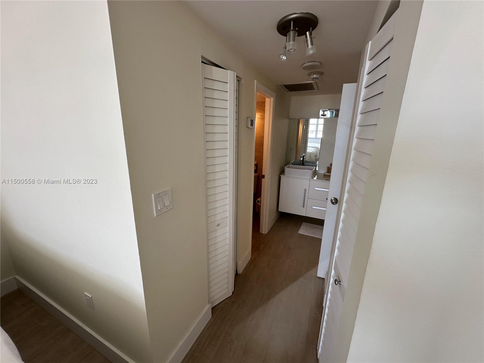 500 Bayview Dr 1725, Sunny Isles Beach, Florida 33160, 1 Bedroom Bedrooms, ,1 BathroomBathrooms,Residential,For Sale,500 Bayview Dr 1725,A11500558