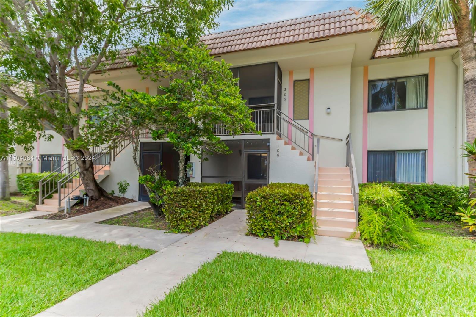 401 Lakeview Dr 105, Weston, FL 33326, 2 Bedrooms Bedrooms, ,2 BathroomsBathrooms,Residential,For Sale,Lakeview Dr,A11504084