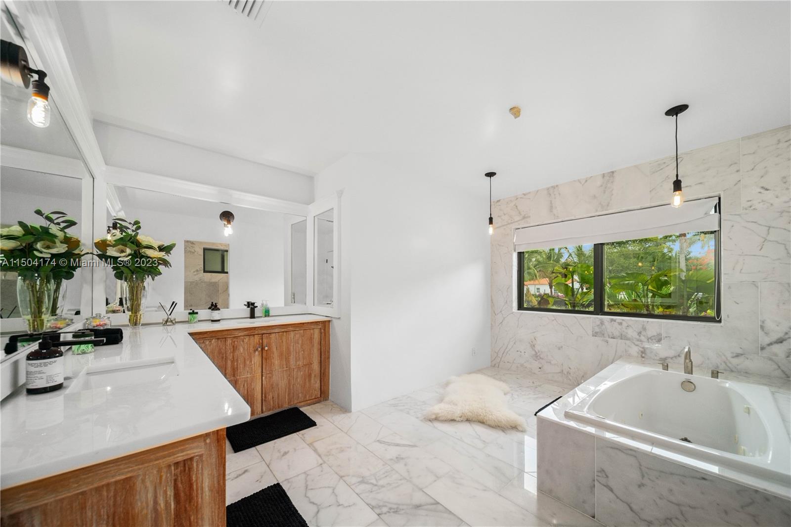 1061 NW North River Dr, Miami, Florida 33136, 9 Bedrooms Bedrooms, ,6 BathroomsBathrooms,Residentiallease,For Rent,1061 NW North River Dr,A11504174