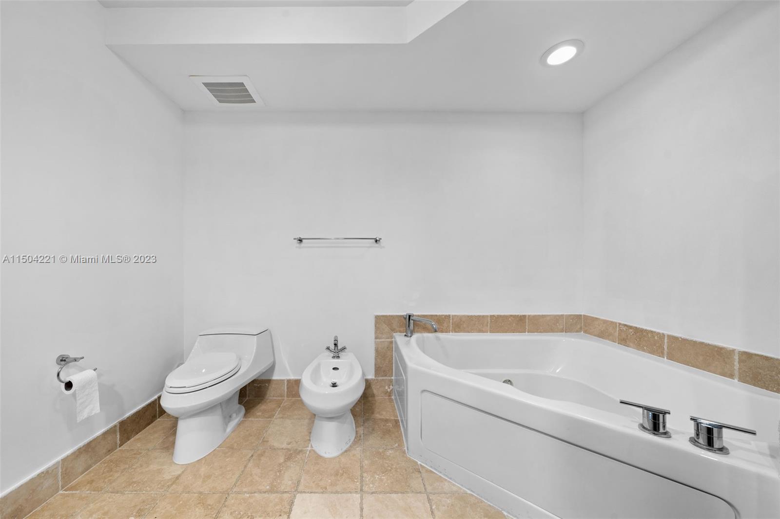 18201 Collins Ave 1208, Sunny Isles Beach, Florida 33160, 1 Bedroom Bedrooms, ,1 BathroomBathrooms,Residential,For Sale,18201 Collins Ave 1208,A11504221