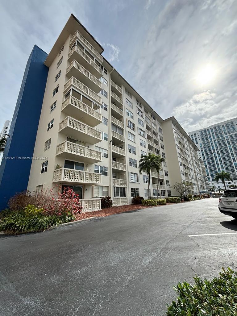 1893 S Ocean Dr 110, Hallandale Beach, Florida 33009, 1 Bedroom Bedrooms, ,1 BathroomBathrooms,Residential,For Sale,1893 S Ocean Dr 110,A11504218