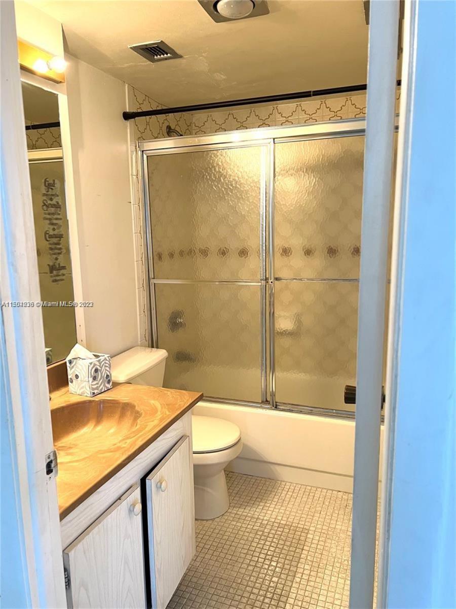 17890 W Dixie Hwy 305, North Miami Beach, Florida 33160, 1 Bedroom Bedrooms, ,1 BathroomBathrooms,Residentiallease,For Rent,17890 W Dixie Hwy 305,A11504236