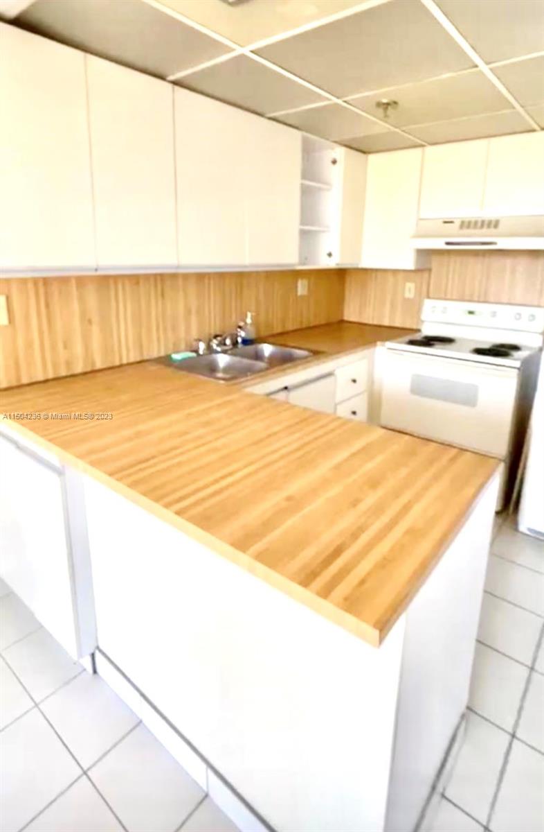 17890 W Dixie Hwy 305, North Miami Beach, Florida 33160, 1 Bedroom Bedrooms, ,1 BathroomBathrooms,Residentiallease,For Rent,17890 W Dixie Hwy 305,A11504236