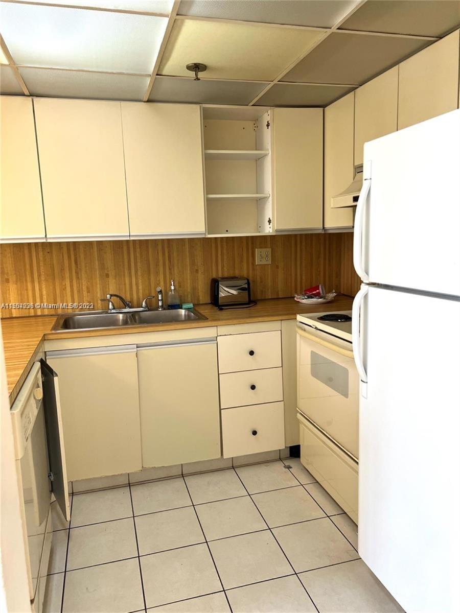 17890 W Dixie Hwy 305, North Miami Beach, Florida 33160, 1 Bedroom Bedrooms, ,1 BathroomBathrooms,Residentiallease,For Rent,17890 W Dixie Hwy 305,A11504236