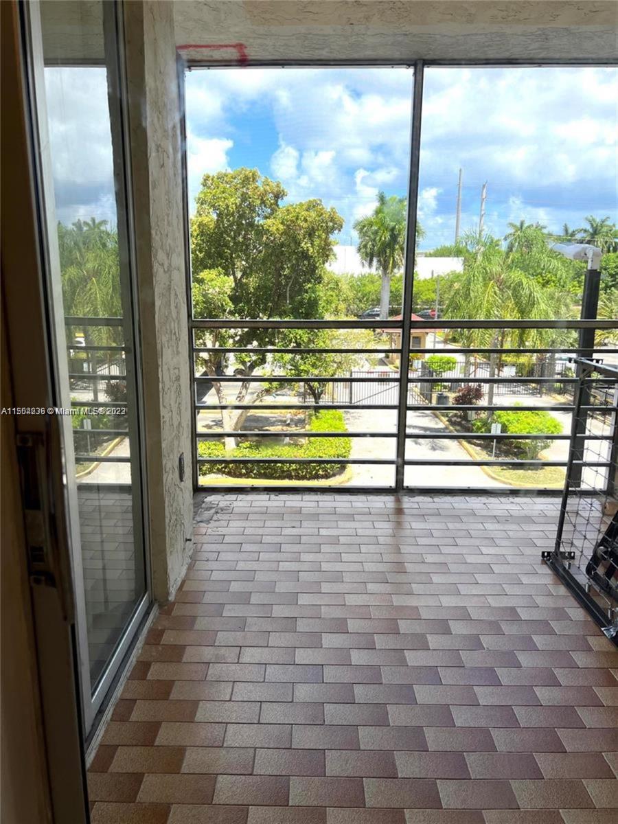 17890 W Dixie Hwy 305, North Miami Beach, Florida 33160, 1 Bedroom Bedrooms, ,1 BathroomBathrooms,Residentiallease,For Rent,17890 W Dixie Hwy 305,A11504236