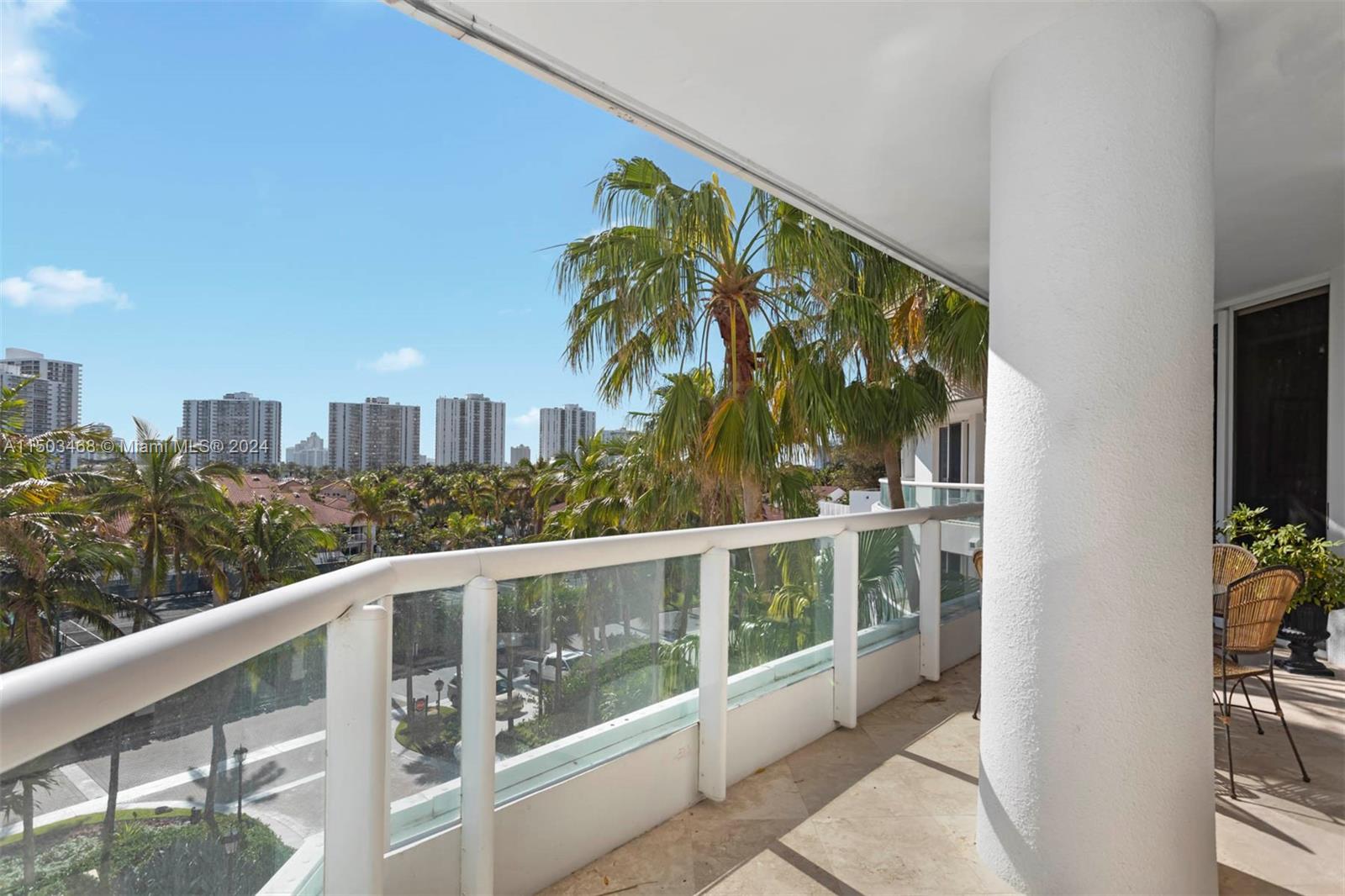 21050 Point Pl 502, Miami, Florida 33180, 3 Bedrooms Bedrooms, ,2 BathroomsBathrooms,Residential,For Sale,21050 Point Pl 502,A11503468