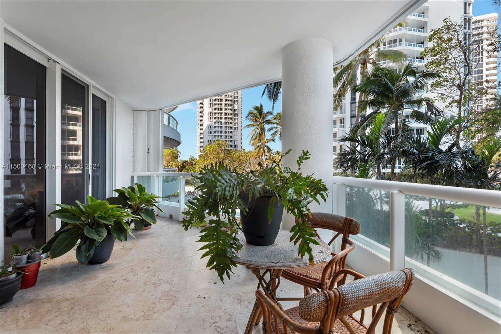 21050 Point Pl 502, Miami, Florida 33180, 3 Bedrooms Bedrooms, ,2 BathroomsBathrooms,Residential,For Sale,21050 Point Pl 502,A11503468