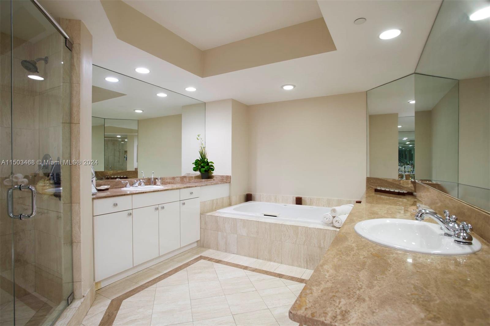 21050 Point Pl 502, Miami, Florida 33180, 3 Bedrooms Bedrooms, ,2 BathroomsBathrooms,Residential,For Sale,21050 Point Pl 502,A11503468