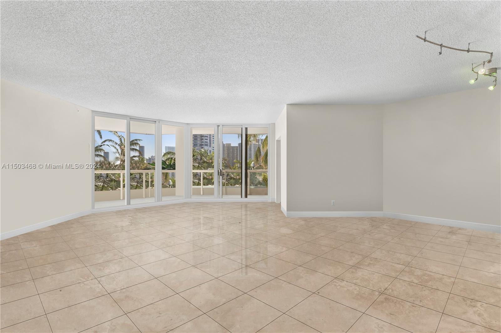 21050 Point Pl 502, Miami, Florida 33180, 3 Bedrooms Bedrooms, ,2 BathroomsBathrooms,Residential,For Sale,21050 Point Pl 502,A11503468
