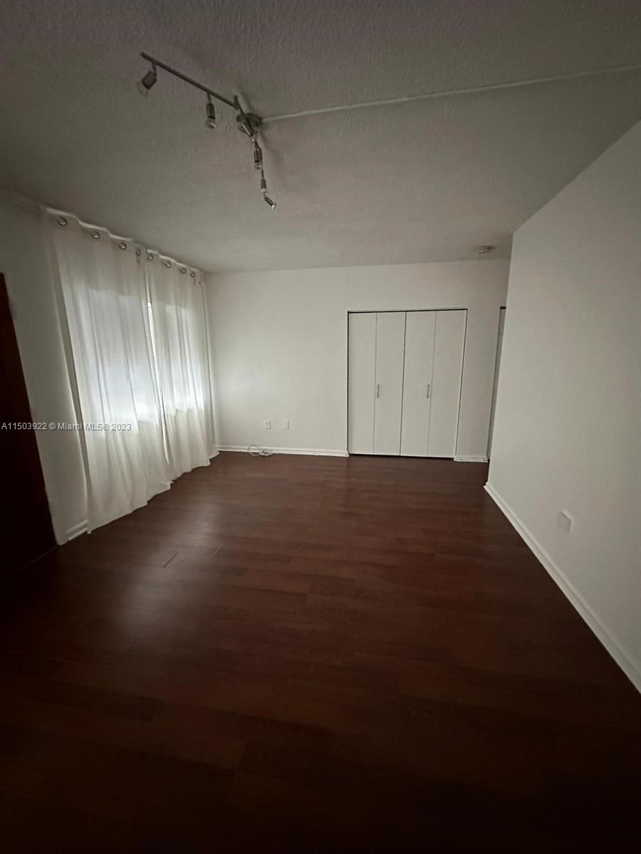 7945 East Dr 302, North Bay Village, Florida 33141, 2 Bedrooms Bedrooms, ,2 BathroomsBathrooms,Residentiallease,For Rent,7945 East Dr 302,A11503922