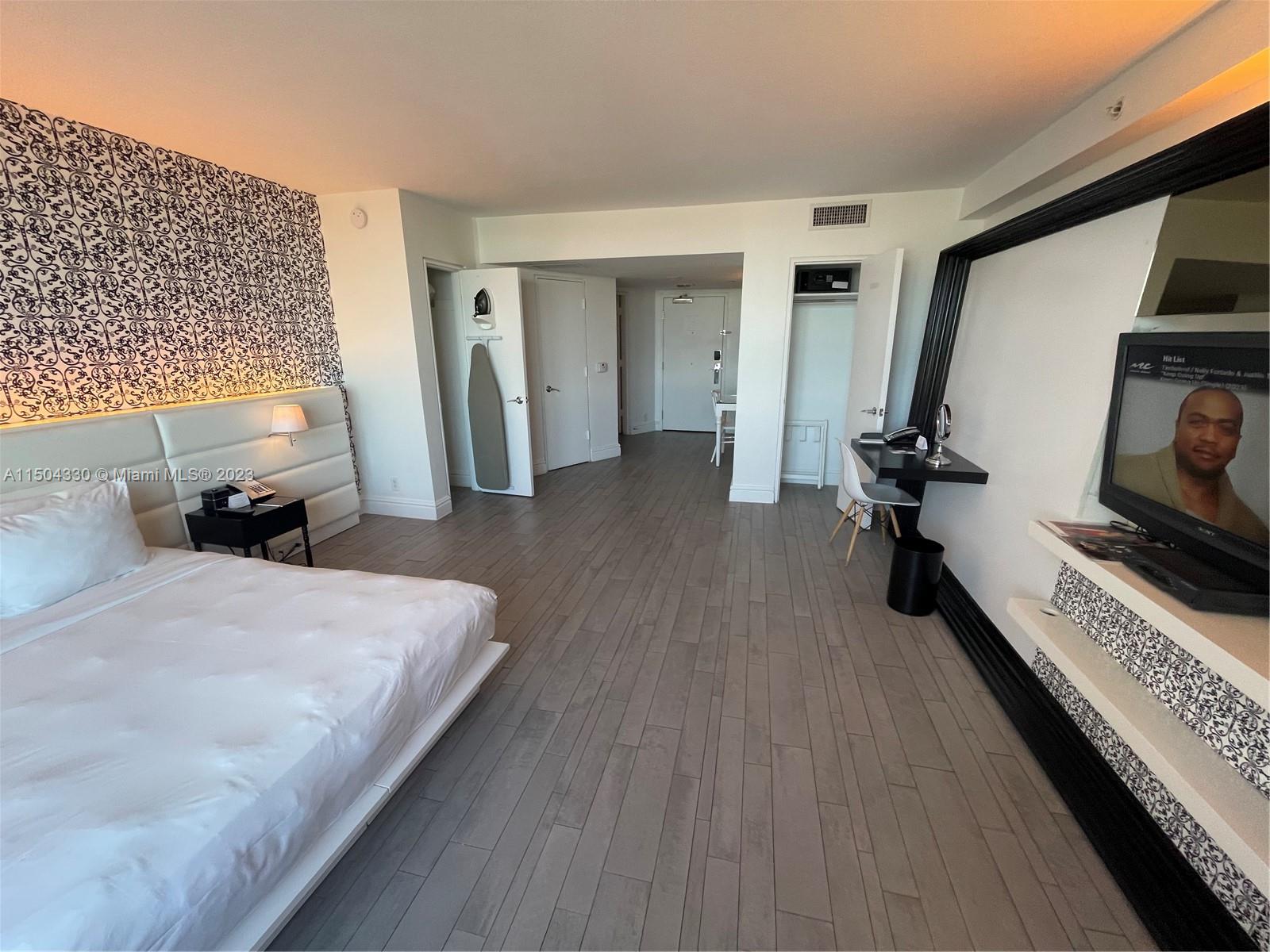 1100 West Ave 807, Miami Beach, Florida 33139, ,1 BathroomBathrooms,Residential,For Sale,1100 West Ave 807,A11504330