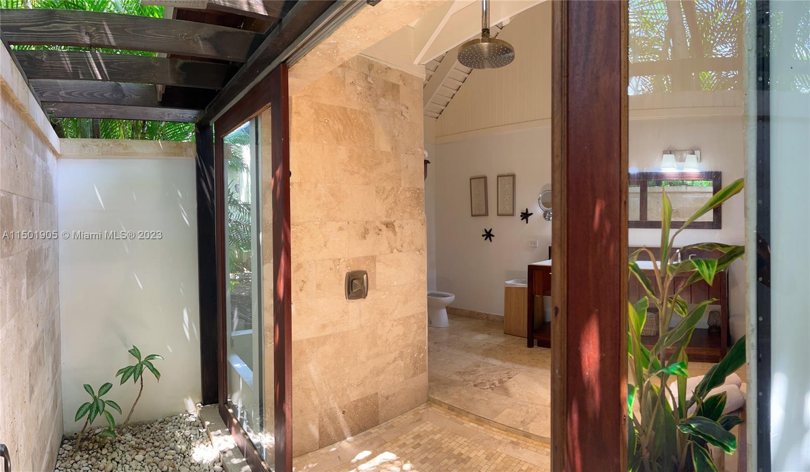 0 Country Club Dr, FL, JM, 6 Bedrooms Bedrooms, ,6 BathroomsBathrooms,Residential,For Sale,Country Club Dr,A11501905