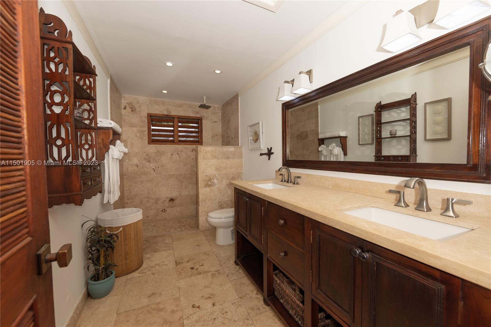0 Country Club Dr, FL, JM, 6 Bedrooms Bedrooms, ,6 BathroomsBathrooms,Residential,For Sale,Country Club Dr,A11501905