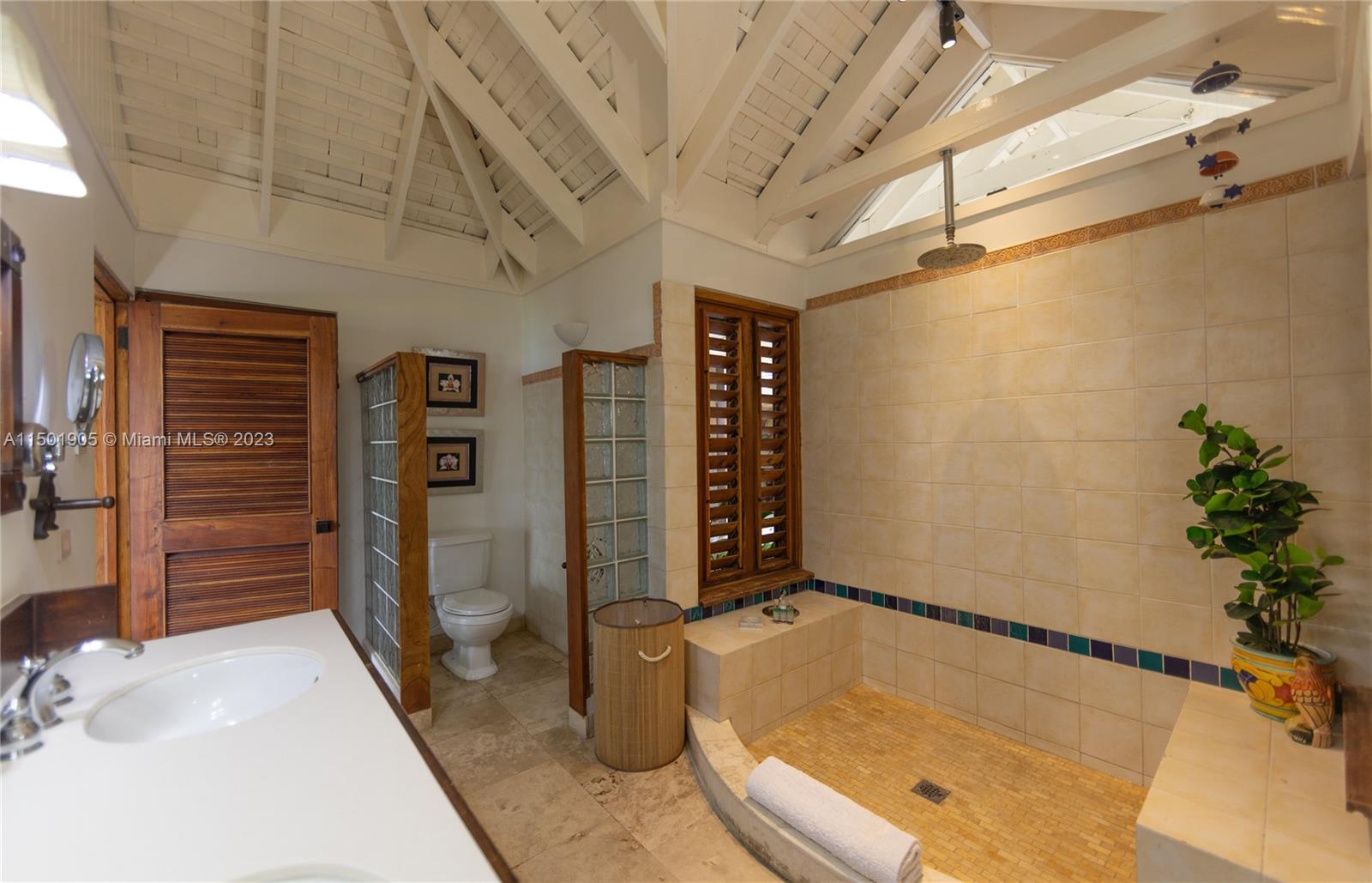 0 Country Club Dr, FL, JM, 6 Bedrooms Bedrooms, ,6 BathroomsBathrooms,Residential,For Sale,Country Club Dr,A11501905