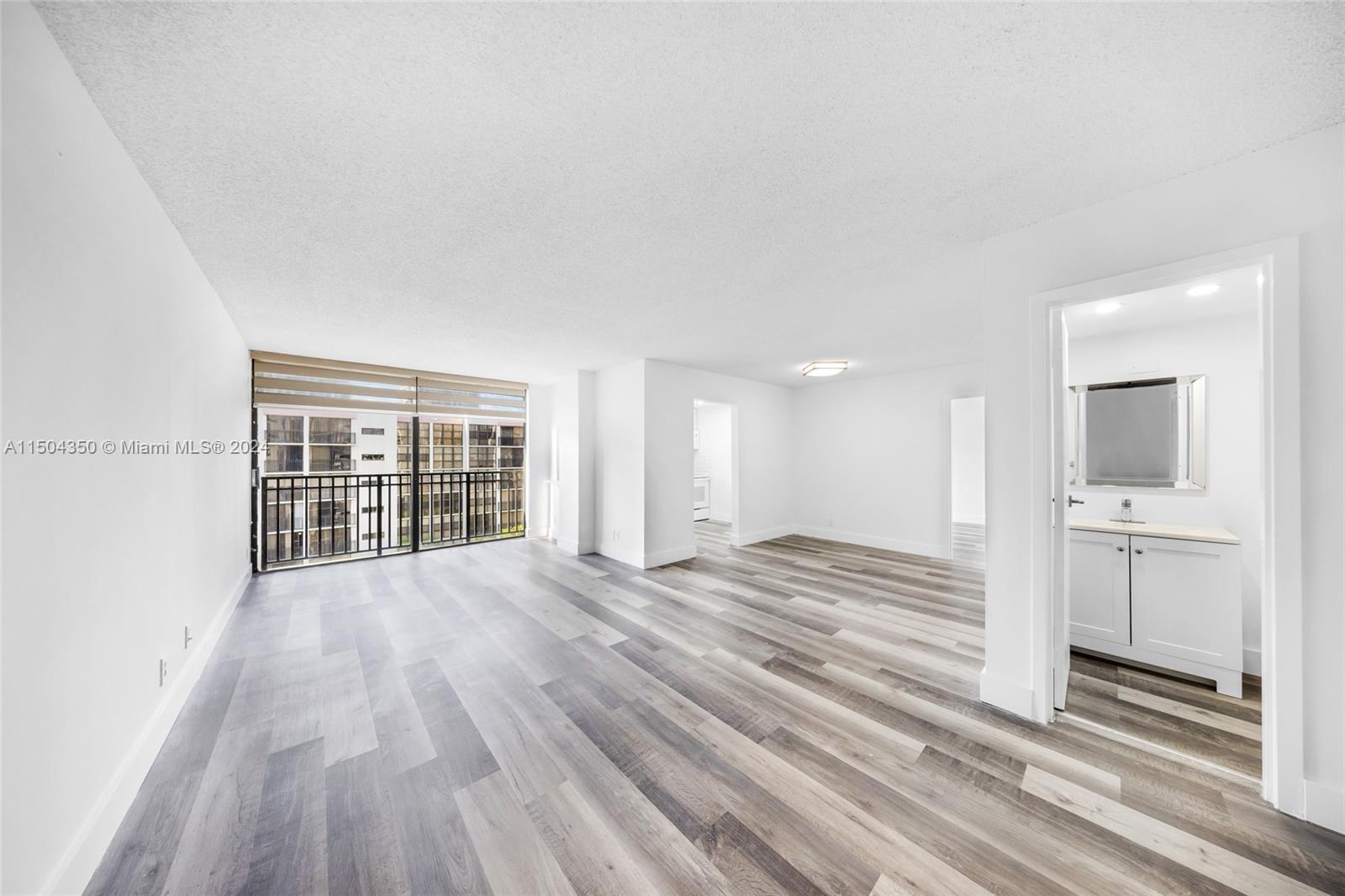 17021 N Bay Rd 823, Sunny Isles Beach, Florida 33160, 1 Bedroom Bedrooms, ,1 BathroomBathrooms,Residentiallease,For Rent,17021 N Bay Rd 823,A11504350