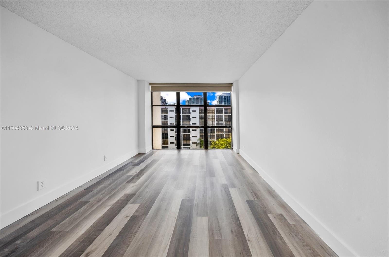 17021 N Bay Rd 823, Sunny Isles Beach, Florida 33160, 1 Bedroom Bedrooms, ,1 BathroomBathrooms,Residentiallease,For Rent,17021 N Bay Rd 823,A11504350