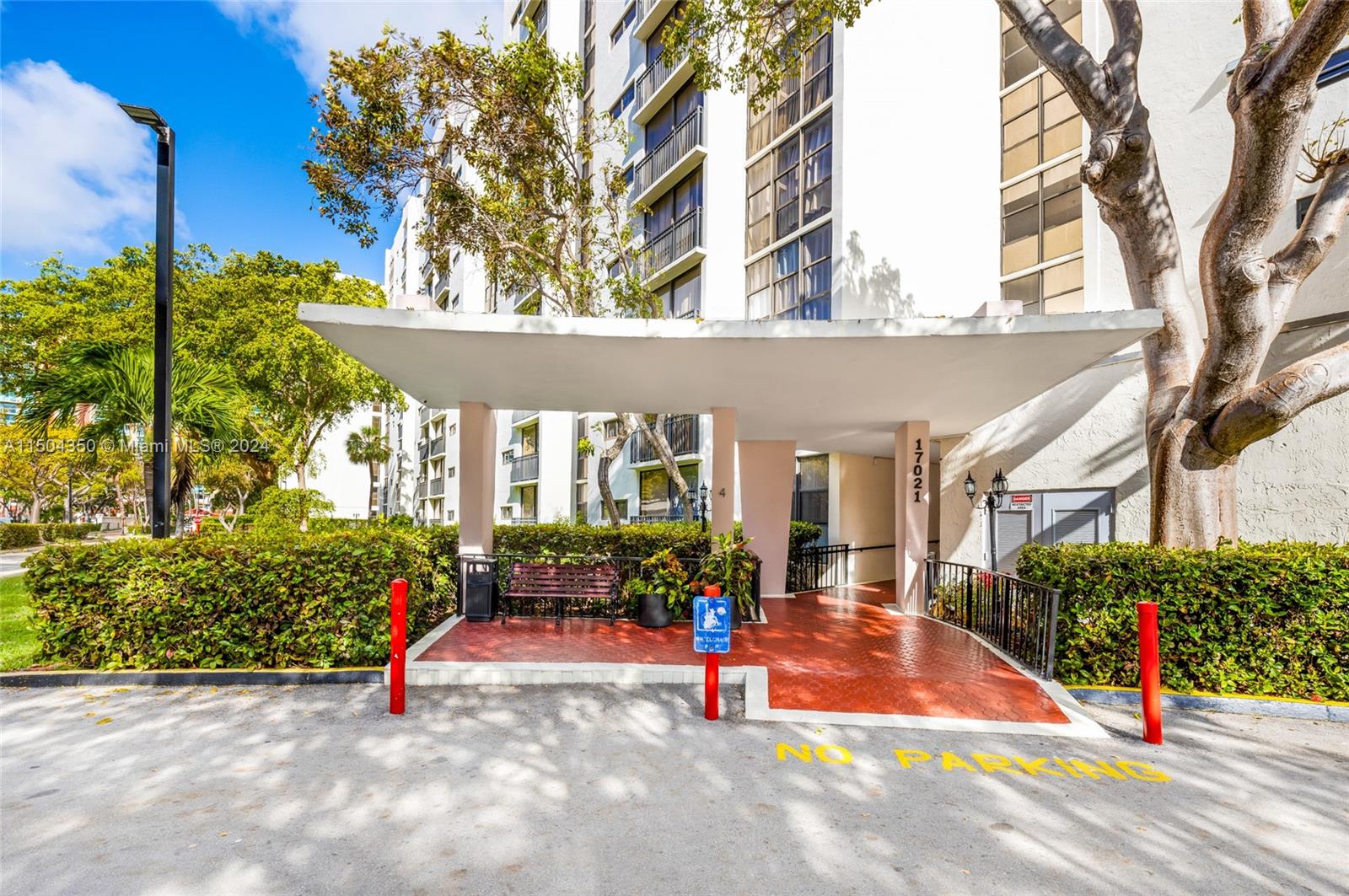17021 N Bay Rd 823, Sunny Isles Beach, Florida 33160, 1 Bedroom Bedrooms, ,1 BathroomBathrooms,Residentiallease,For Rent,17021 N Bay Rd 823,A11504350