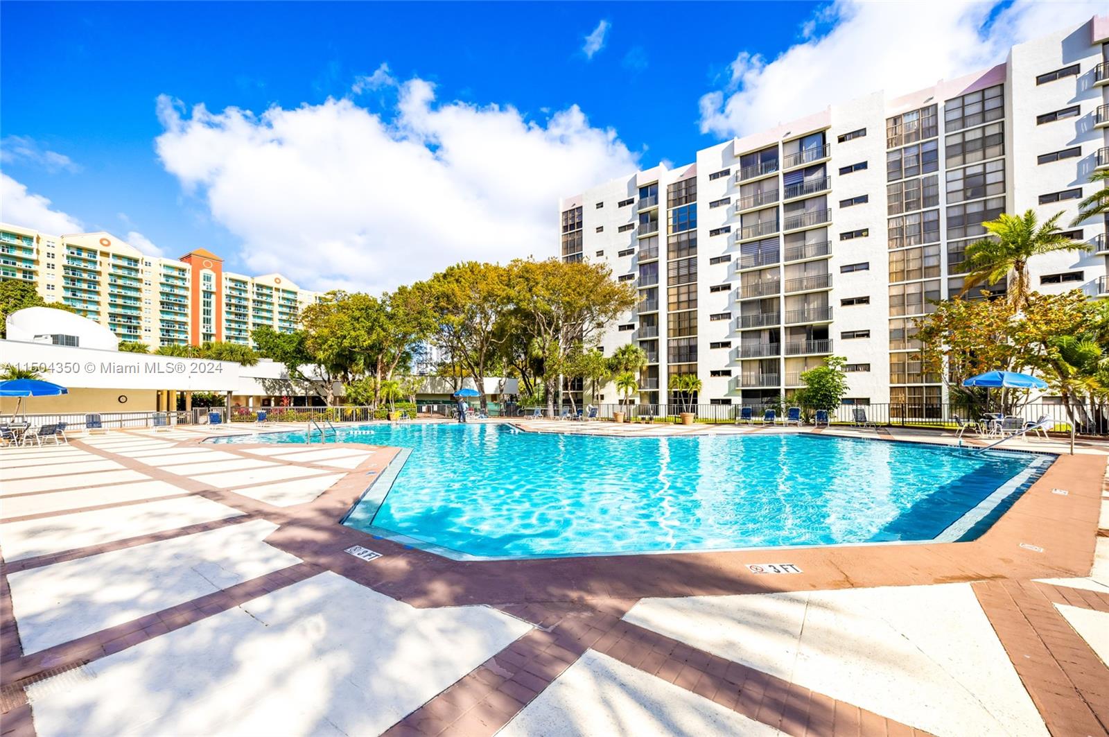 17021 N Bay Rd 823, Sunny Isles Beach, Florida 33160, 1 Bedroom Bedrooms, ,1 BathroomBathrooms,Residentiallease,For Rent,17021 N Bay Rd 823,A11504350