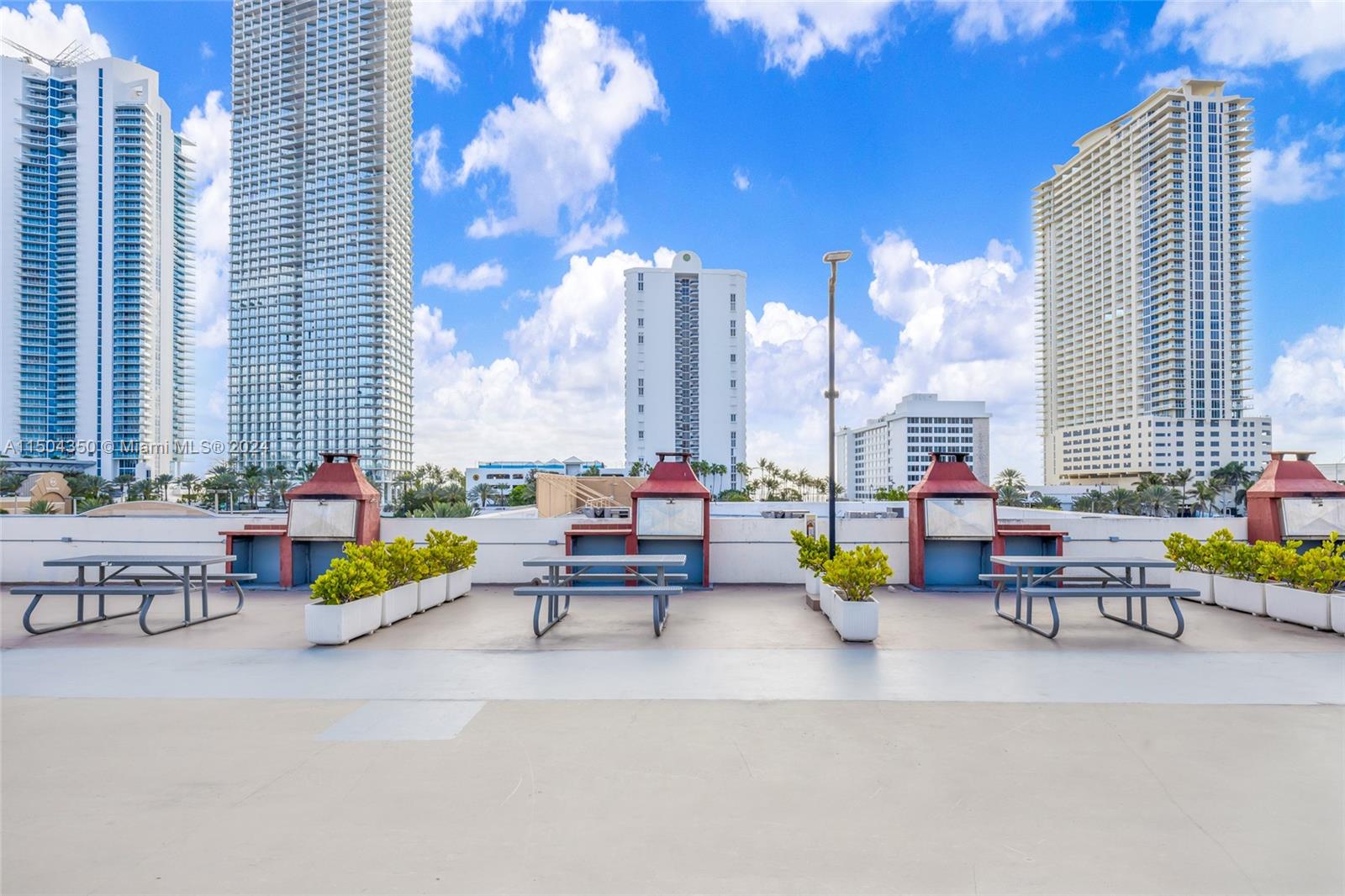 17021 N Bay Rd 823, Sunny Isles Beach, Florida 33160, 1 Bedroom Bedrooms, ,1 BathroomBathrooms,Residentiallease,For Rent,17021 N Bay Rd 823,A11504350