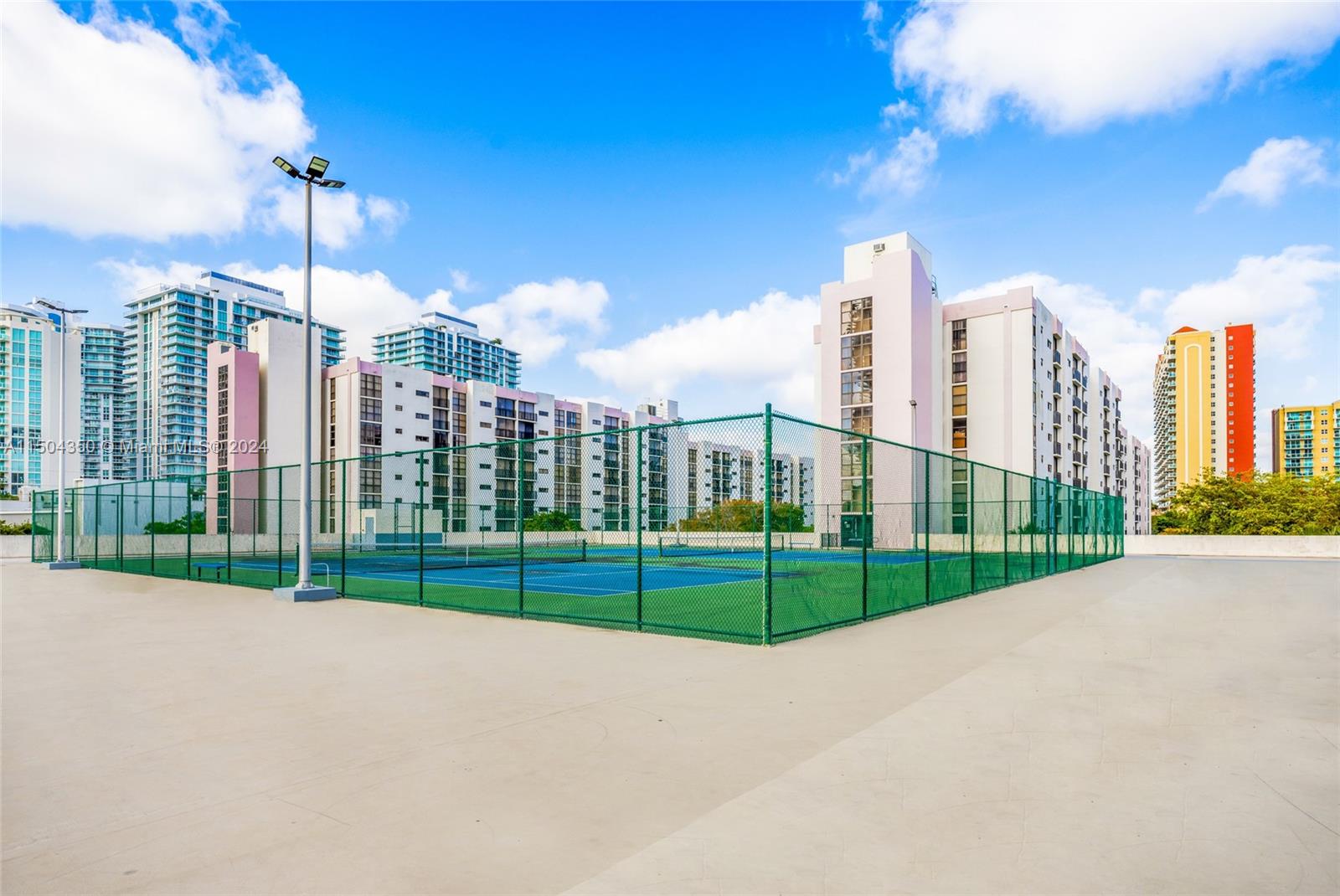 17021 N Bay Rd 823, Sunny Isles Beach, Florida 33160, 1 Bedroom Bedrooms, ,1 BathroomBathrooms,Residentiallease,For Rent,17021 N Bay Rd 823,A11504350