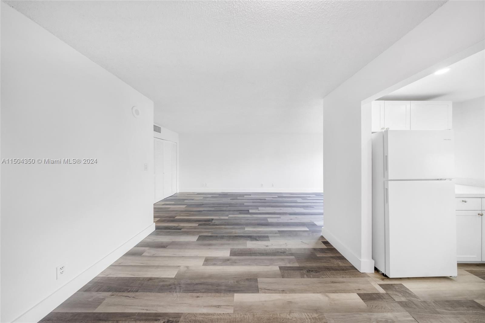 17021 N Bay Rd 823, Sunny Isles Beach, Florida 33160, 1 Bedroom Bedrooms, ,1 BathroomBathrooms,Residentiallease,For Rent,17021 N Bay Rd 823,A11504350