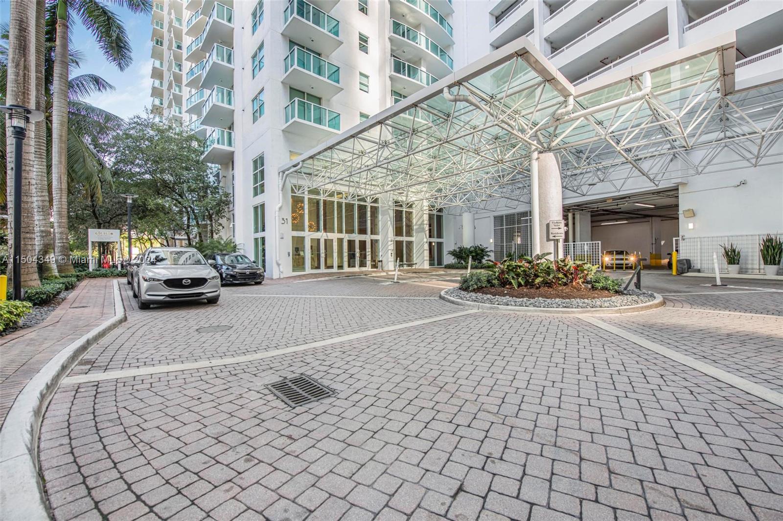 31 SE 5th St 3918, Miami, Florida 33131, 3 Bedrooms Bedrooms, ,2 BathroomsBathrooms,Residential,For Sale,31 SE 5th St 3918,A11504349