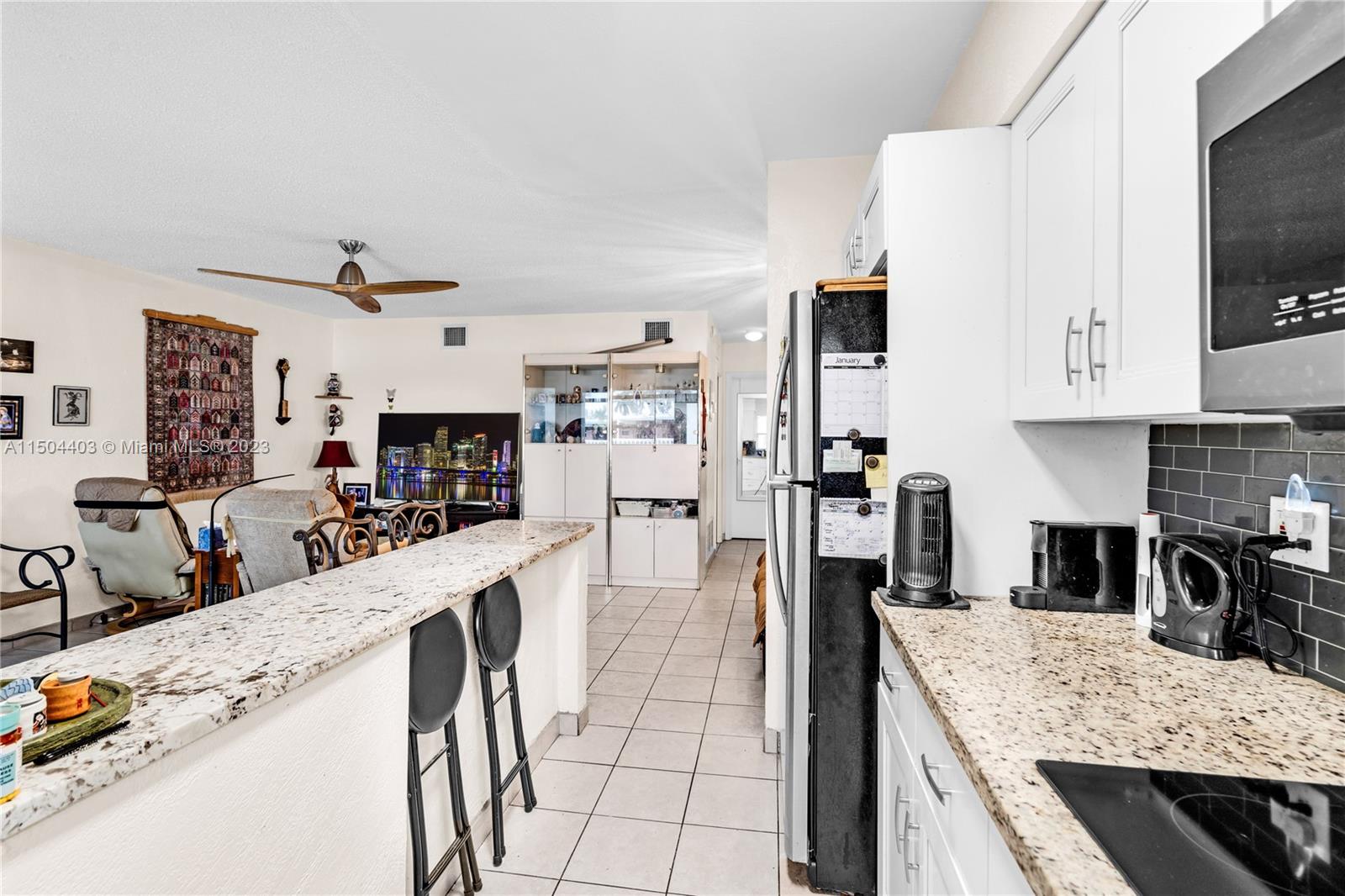 141 NE 10th Ave 26C, Hallandale Beach, Florida 33009, 1 Bedroom Bedrooms, ,1 BathroomBathrooms,Residential,For Sale,141 NE 10th Ave 26C,A11504403