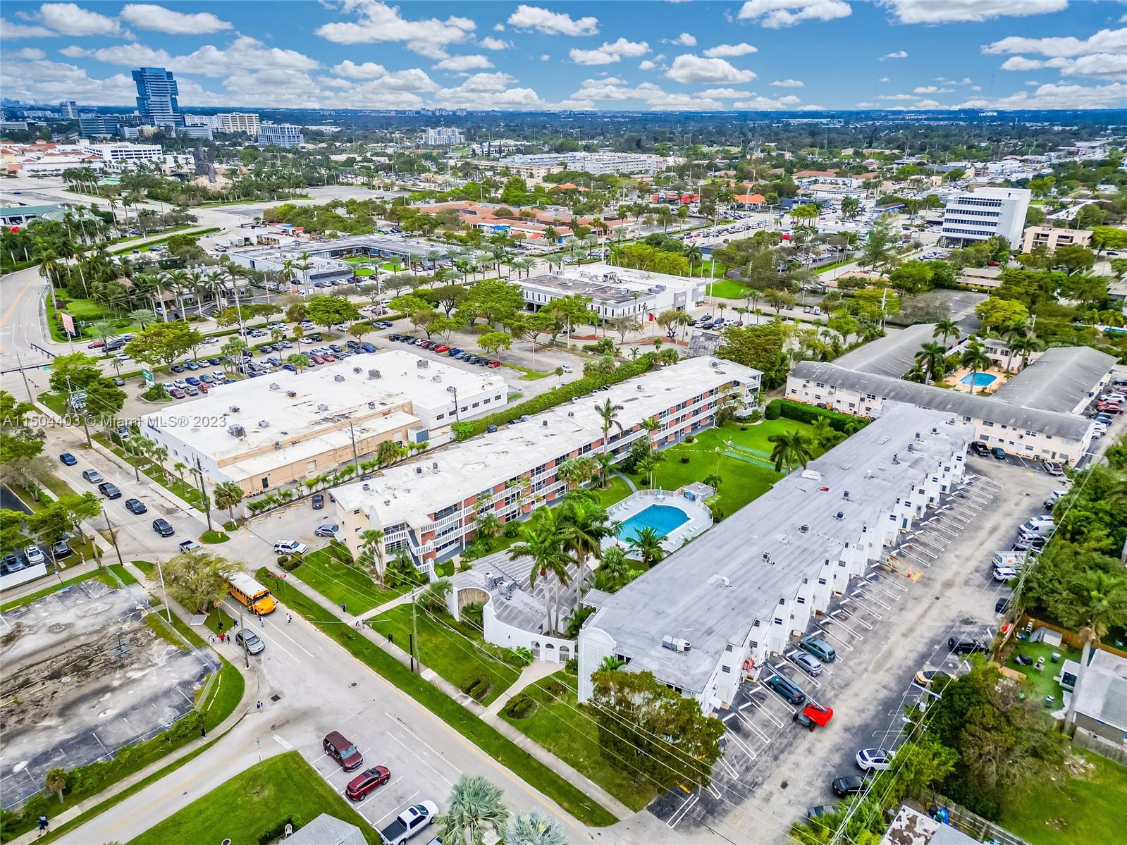 141 NE 10th Ave 26C, Hallandale Beach, Florida 33009, 1 Bedroom Bedrooms, ,1 BathroomBathrooms,Residential,For Sale,141 NE 10th Ave 26C,A11504403