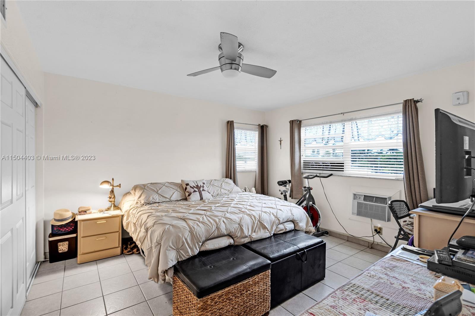 141 NE 10th Ave 26C, Hallandale Beach, Florida 33009, 1 Bedroom Bedrooms, ,1 BathroomBathrooms,Residential,For Sale,141 NE 10th Ave 26C,A11504403