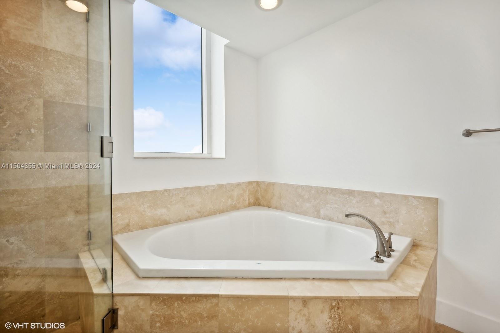 1745 E Hallandale Beach Blvd 602W, Hallandale Beach, Florida 33009, 3 Bedrooms Bedrooms, ,2 BathroomsBathrooms,Residential,For Sale,1745 E Hallandale Beach Blvd 602W,A11504355