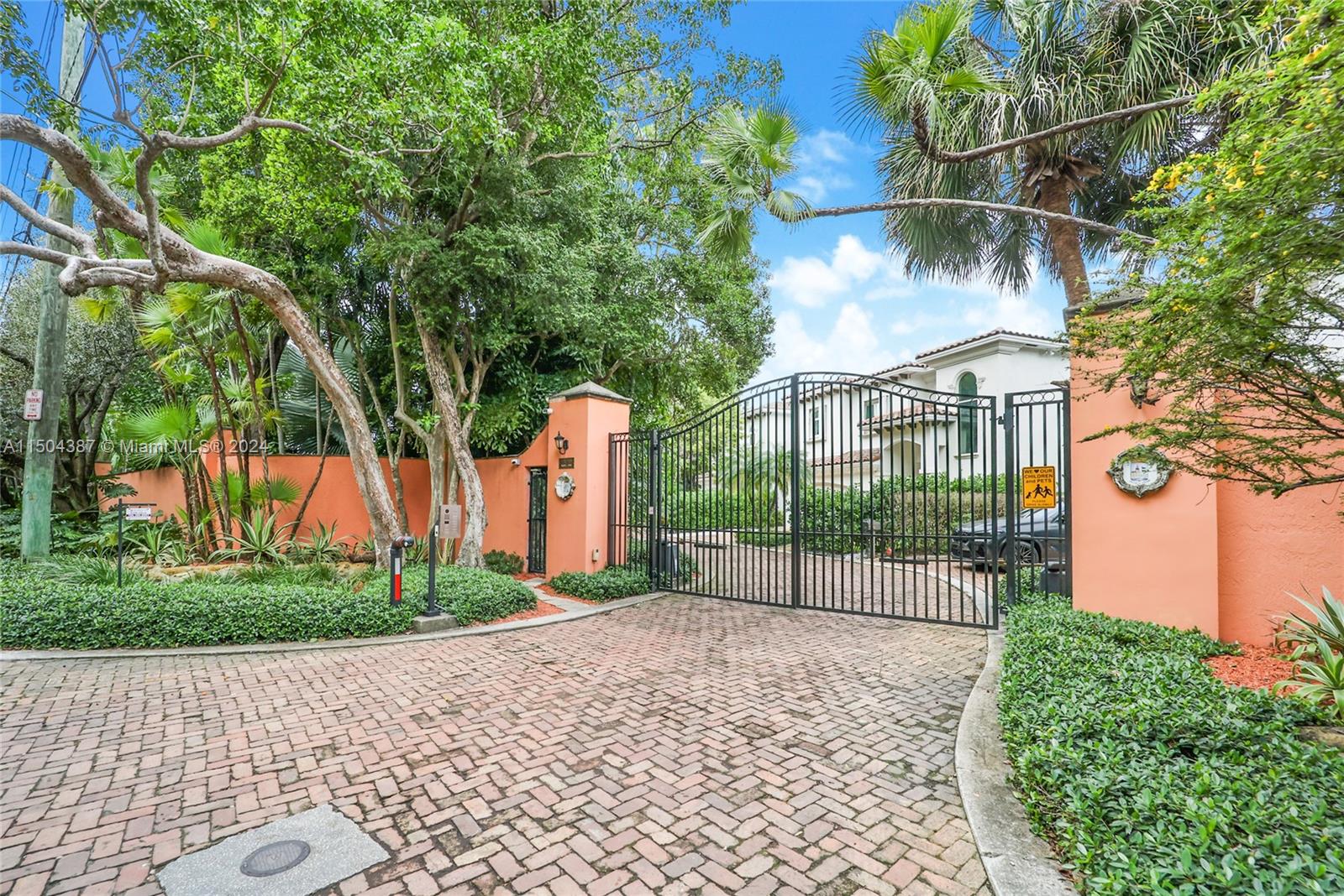 2735 Brickell Ct, Miami, FL, 33129 United States, 5 Bedrooms Bedrooms, ,5 BathroomsBathrooms,Residential,For Sale,Brickell Ct,A11504387