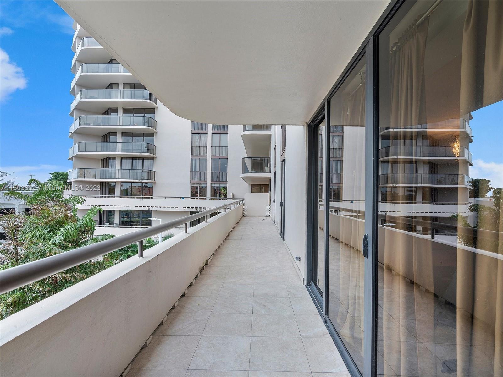 19667 Turnberry Way, Aventura, FL, 33180 United States, 2 Bedrooms Bedrooms, ,2 BathroomsBathrooms,Residential,For Sale,Turnberry Way,A11503322