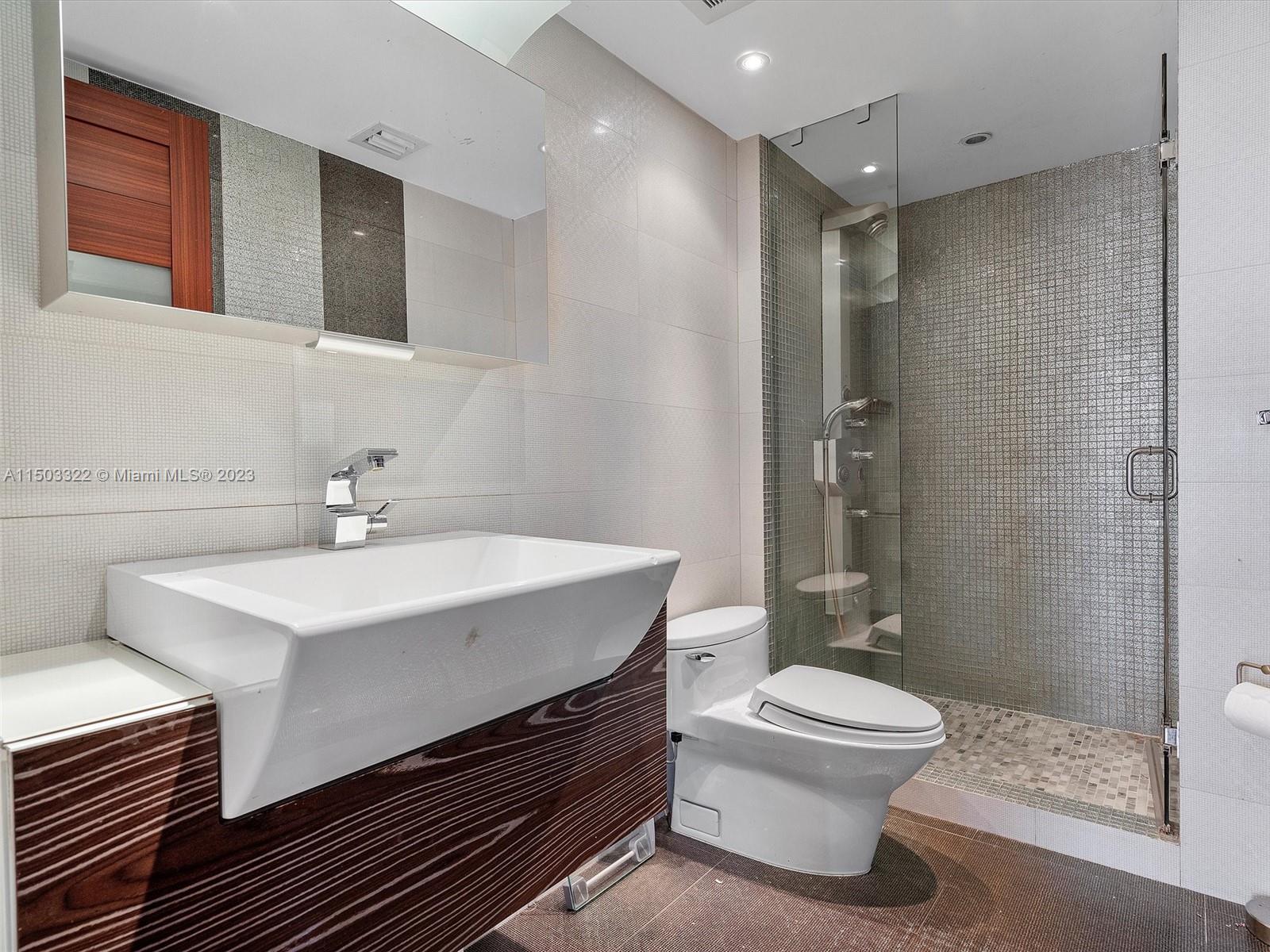 19667 Turnberry Way, Aventura, FL, 33180 United States, 2 Bedrooms Bedrooms, ,2 BathroomsBathrooms,Residential,For Sale,Turnberry Way,A11503322