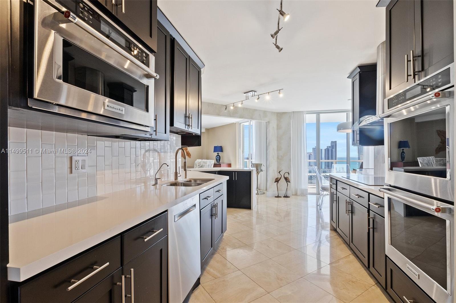 19500 Turnberry Way, Aventura, FL, 33180 United States, 4 Bedrooms Bedrooms, ,4 BathroomsBathrooms,Residential,For Sale,Turnberry Way,A11499511