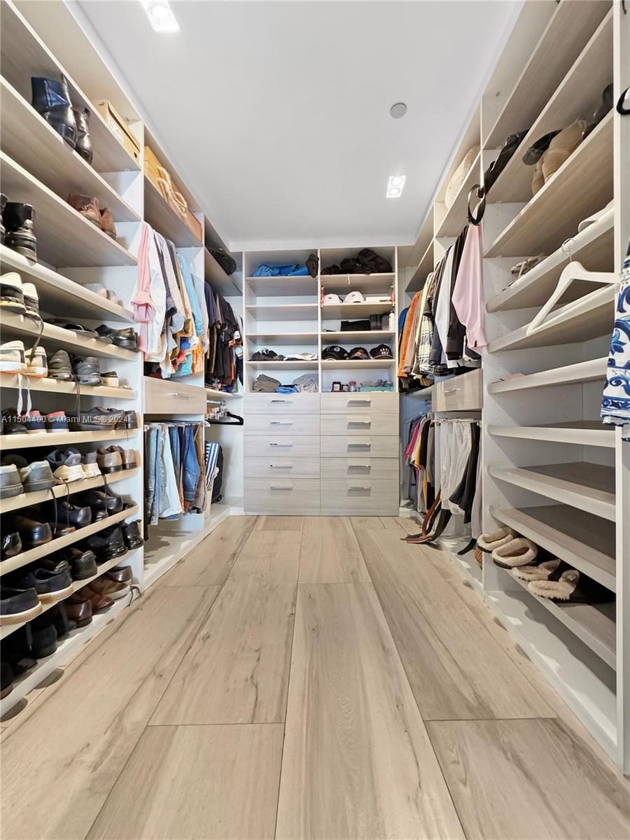 2020 N Bayshore Dr PH-4104, Miami, Florida 33137, 4 Bedrooms Bedrooms, ,4 BathroomsBathrooms,Residentiallease,For Rent,2020 N Bayshore Dr PH-4104,A11504400